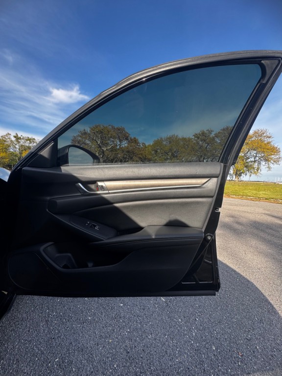 2019 Honda Accord Image 13