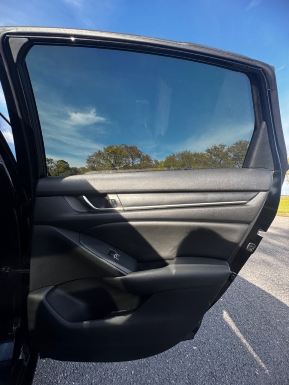 2019 Honda Accord Image 15