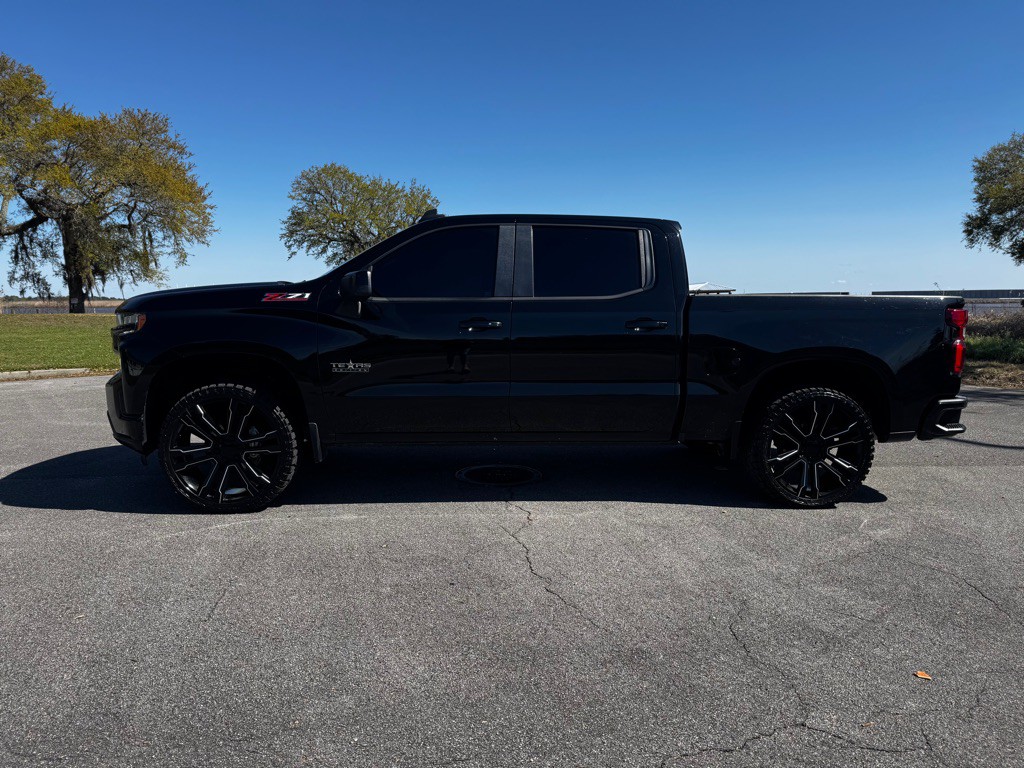 2021 Chevrolet Silverado 1500 Image 2