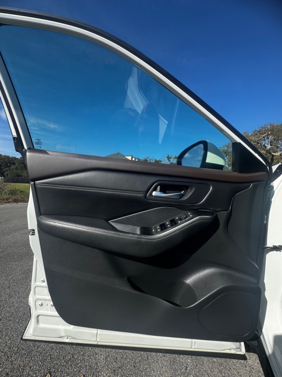 2022 Nissan Rogue Image 9