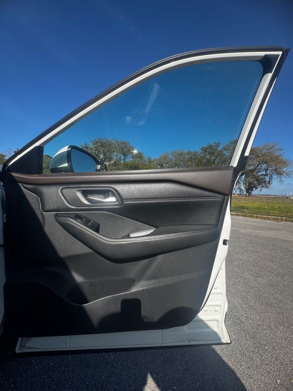 2022 Nissan Rogue Image 13