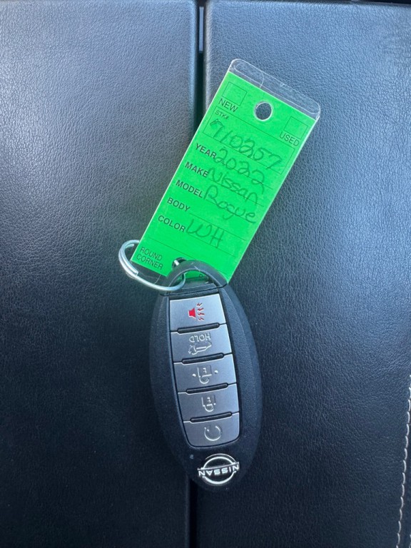 2022 Nissan Rogue Image 32