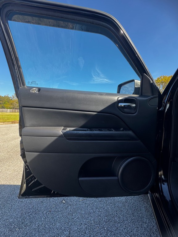 2017 Jeep Patriot Image 9