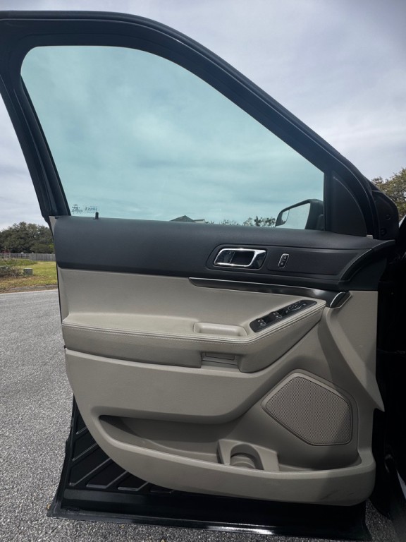 2013 Ford Explorer Image 9