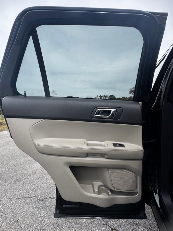 2013 Ford Explorer Image 11