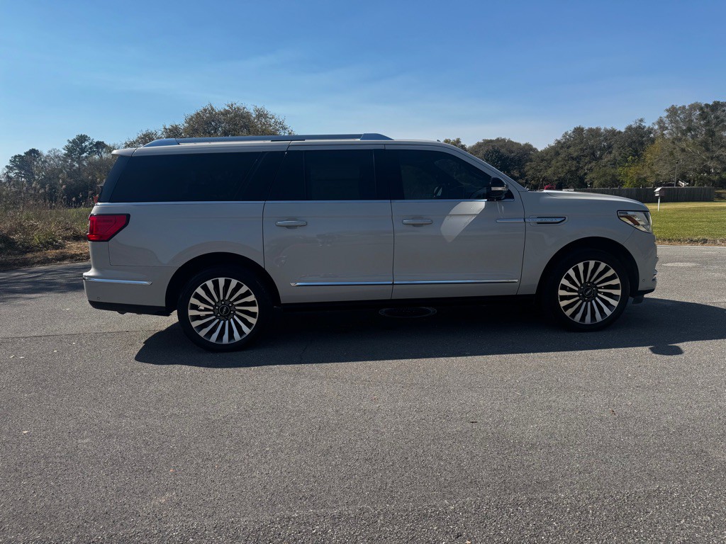 2020 Lincoln Navigator Image 6