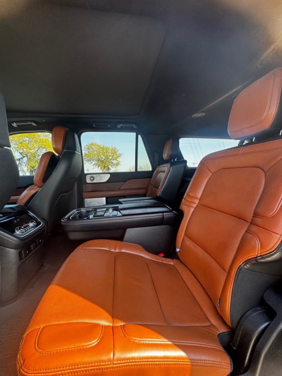 2020 Lincoln Navigator Image 12