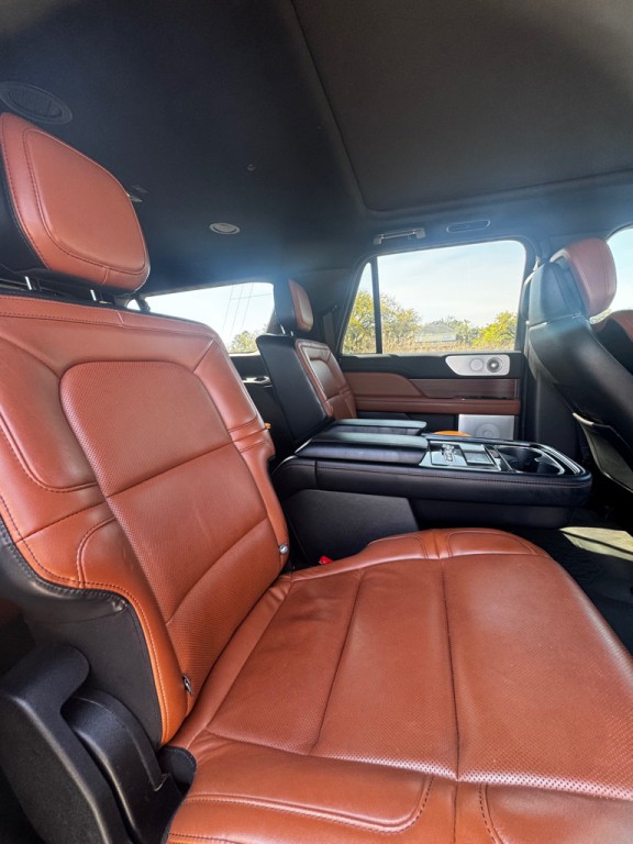 2020 Lincoln Navigator Image 16