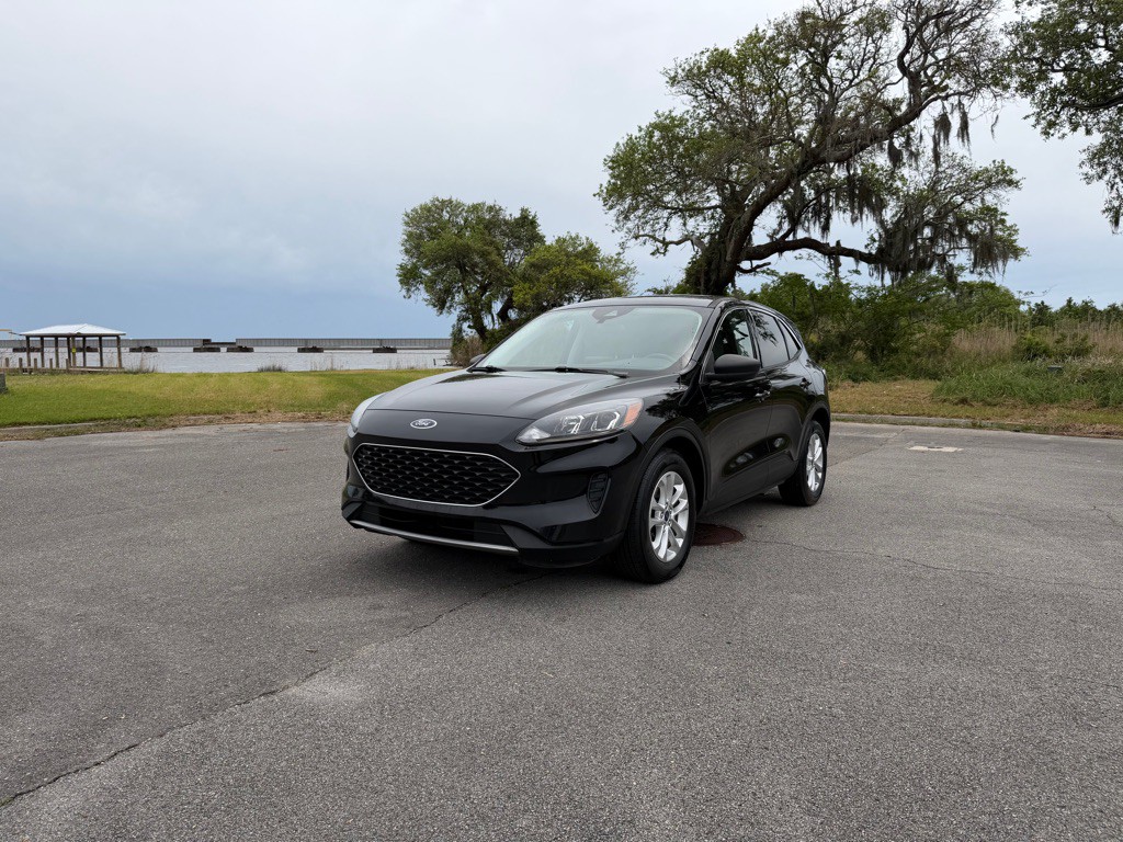 2022 Ford Escape Image 1