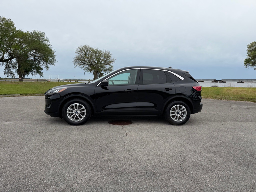 2022 Ford Escape Image 2