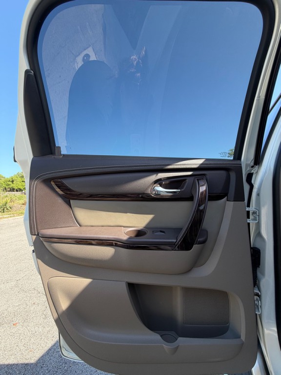 2014 GMC Acadia Image 11
