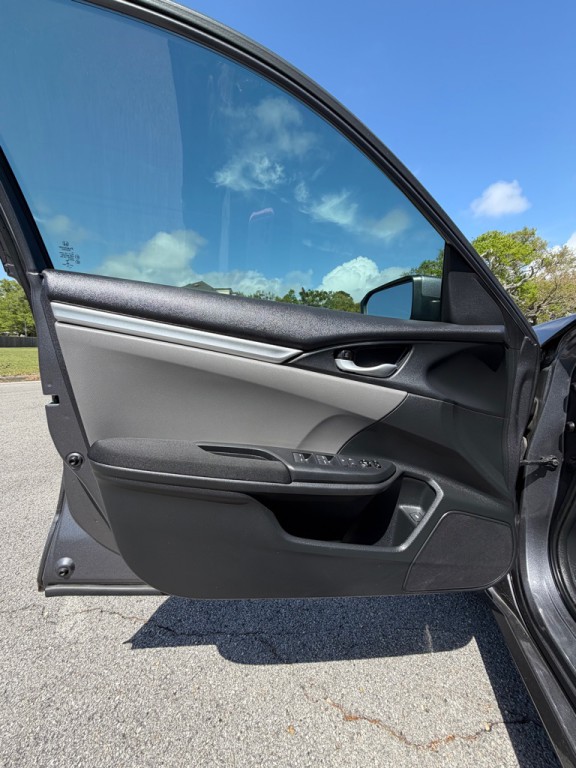 2018 Honda Civic Image 9