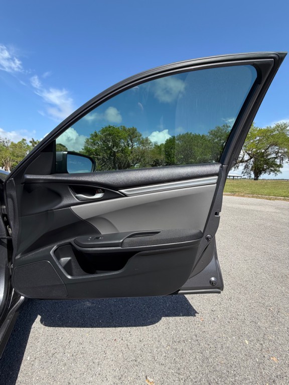 2018 Honda Civic Image 13