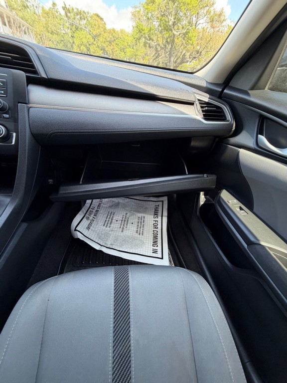 2018 Honda Civic Image 24