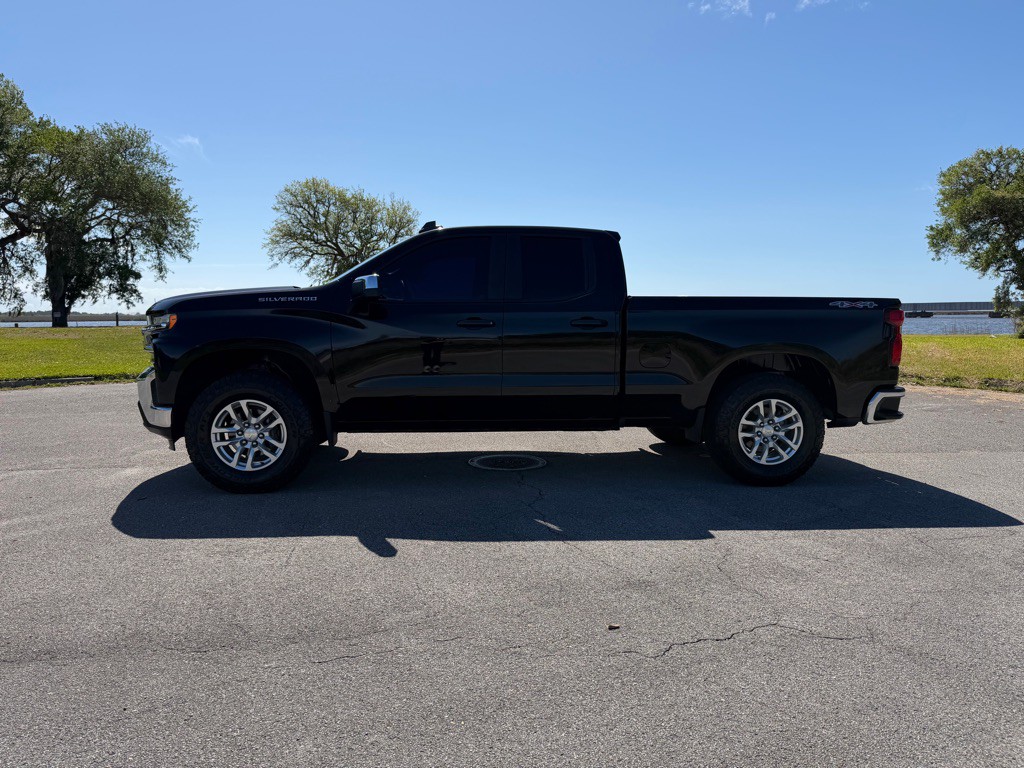 2020 Chevrolet Silverado 1500 Image 2
