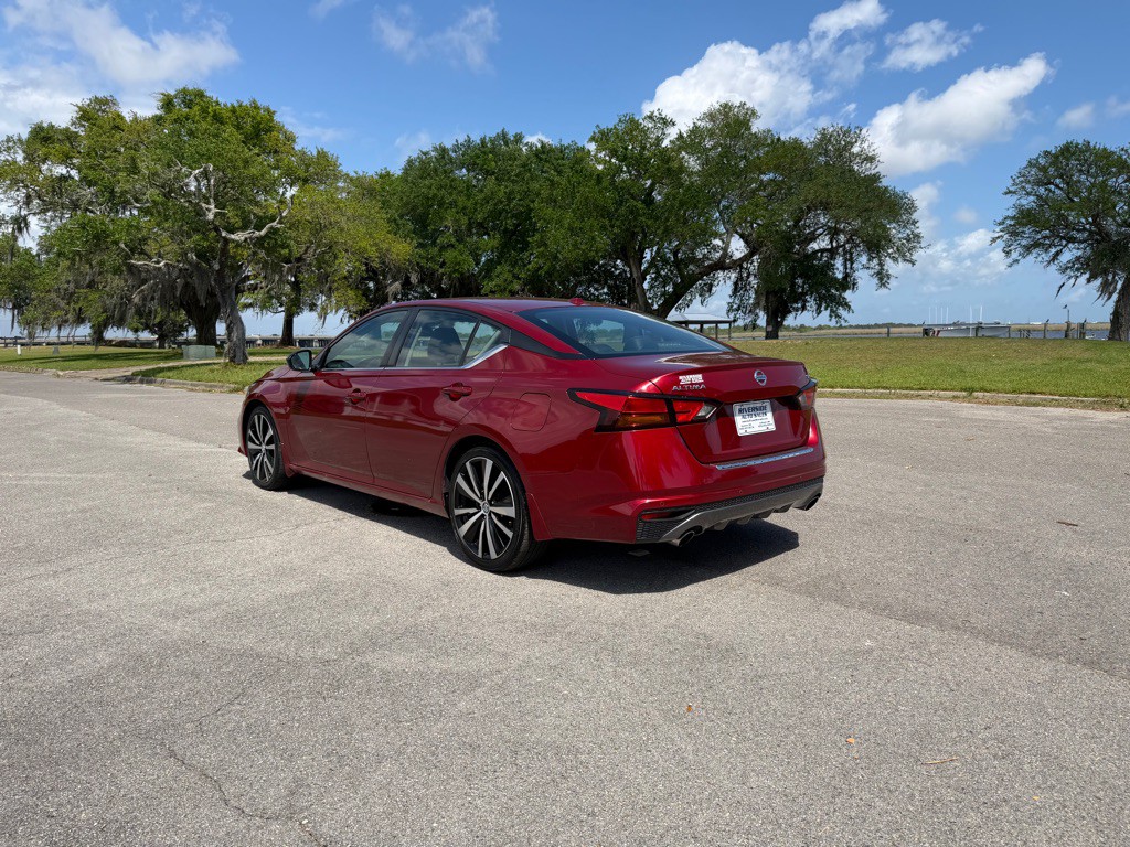 2021 Nissan Altima Image 3