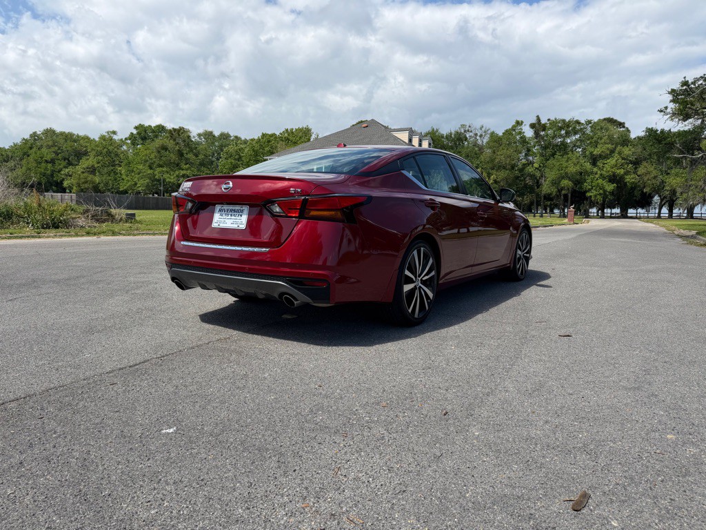 2021 Nissan Altima Image 5