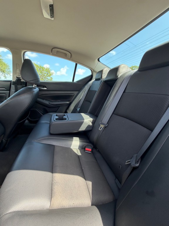 2021 Nissan Altima Image 13