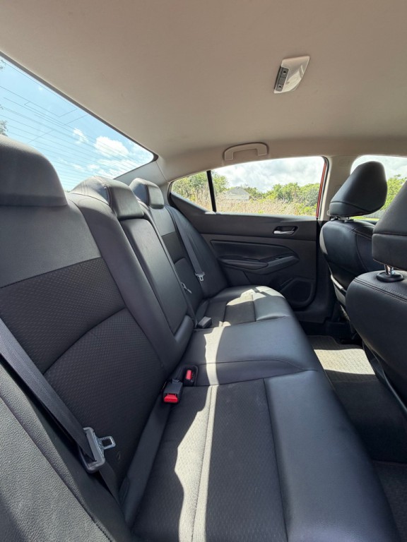 2021 Nissan Altima Image 17