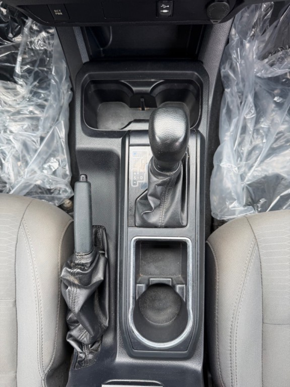 2017 Toyota Tacoma Image 20