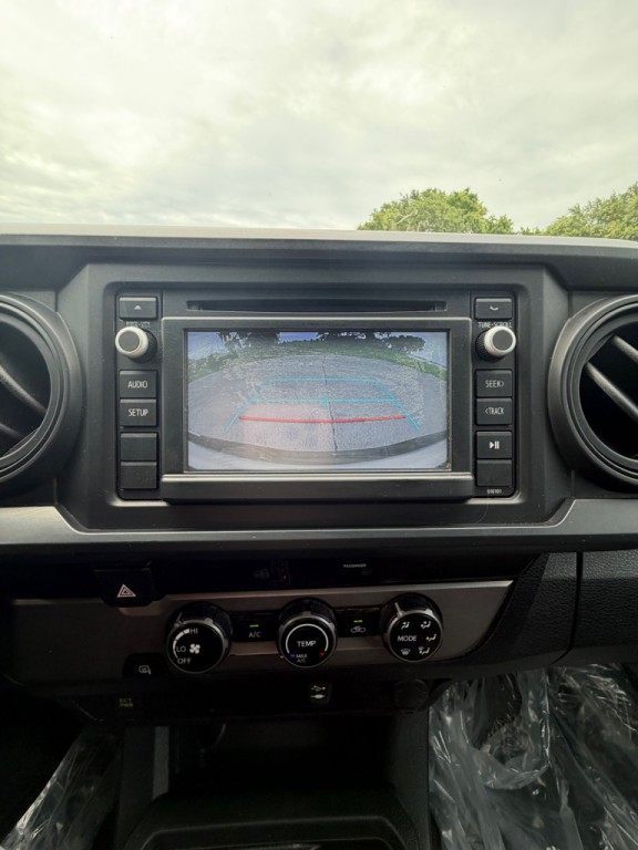 2017 Toyota Tacoma Image 26