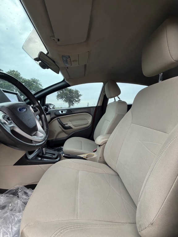2016 Ford Fiesta Image 10