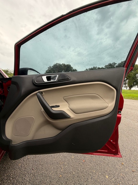 2016 Ford Fiesta Image 13