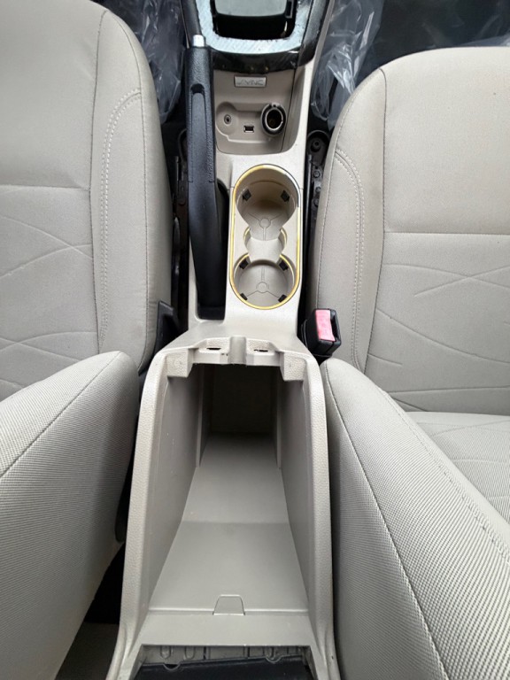 2016 Ford Fiesta Image 19