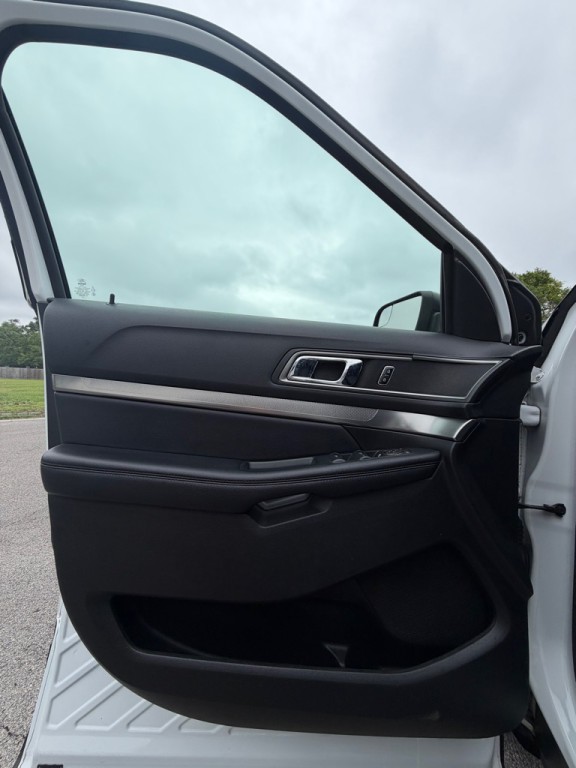 2018 Ford Explorer Image 9