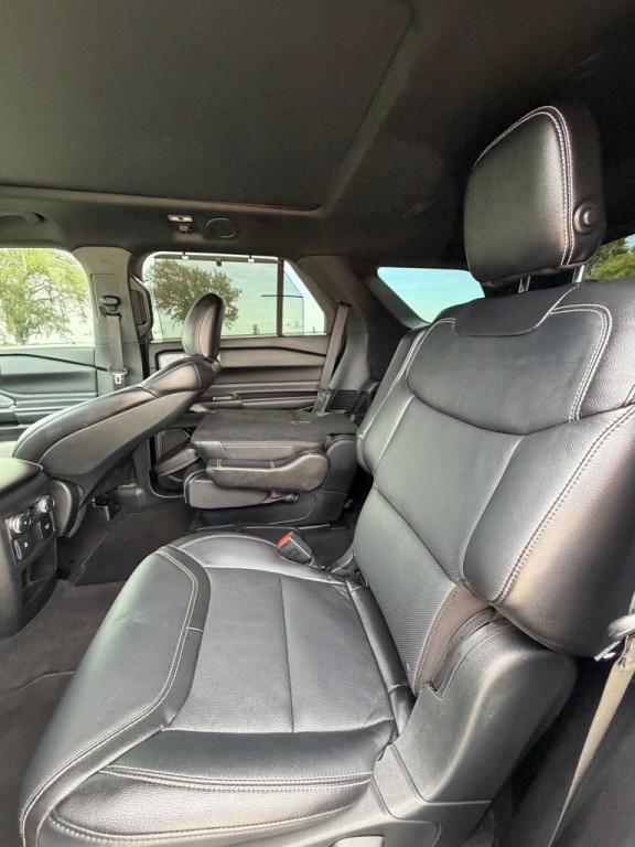 2020 Ford Explorer Image 13