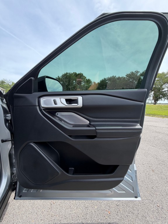 2020 Ford Explorer Image 15