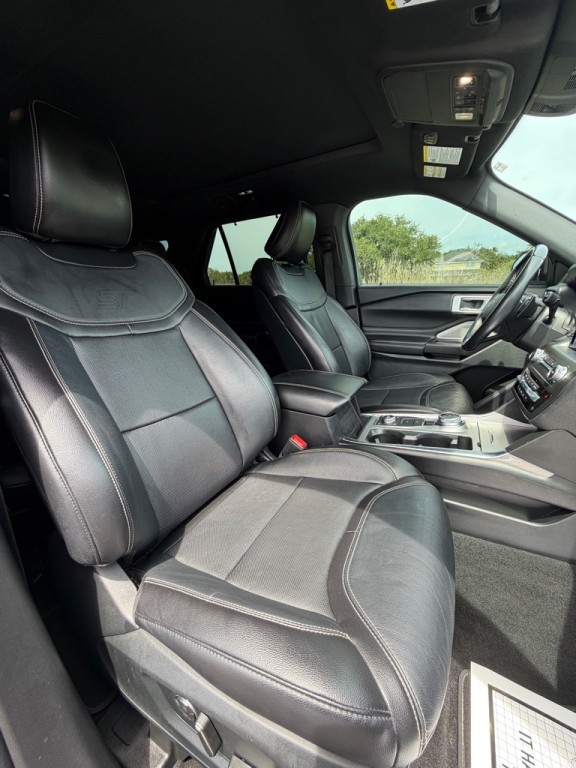 2020 Ford Explorer Image 16