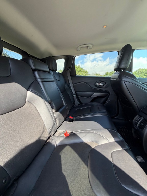 2019 Jeep Cherokee Image 17