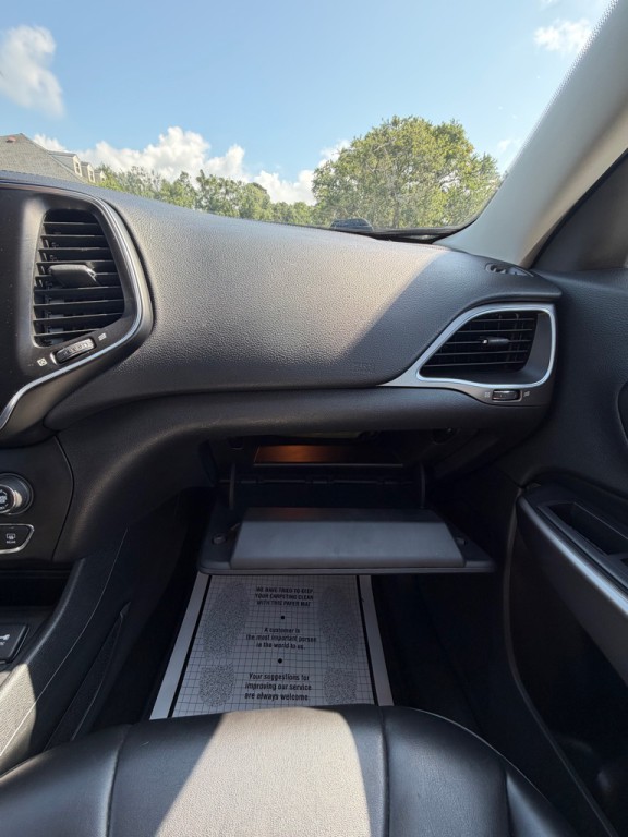 2019 Jeep Cherokee Image 29