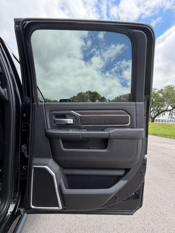 2025 RAM 2500 Image 16