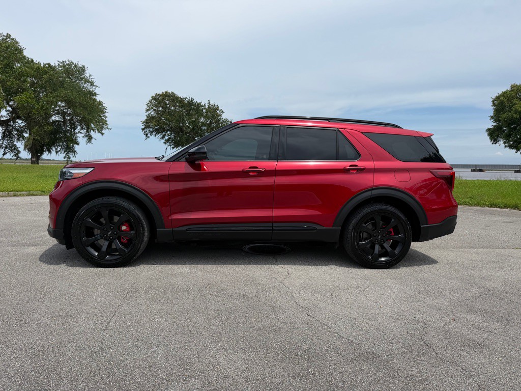 2020 Ford Explorer Image 2