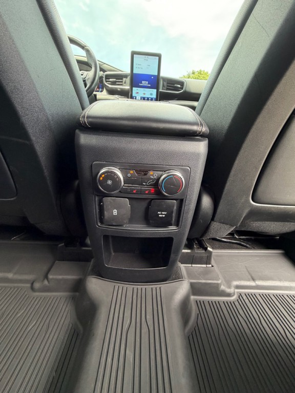 2020 Ford Explorer Image 23