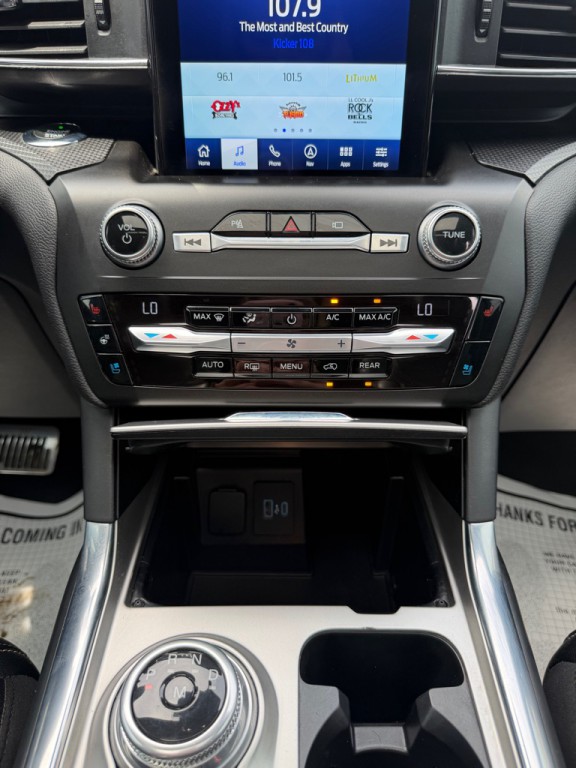 2020 Ford Explorer Image 30