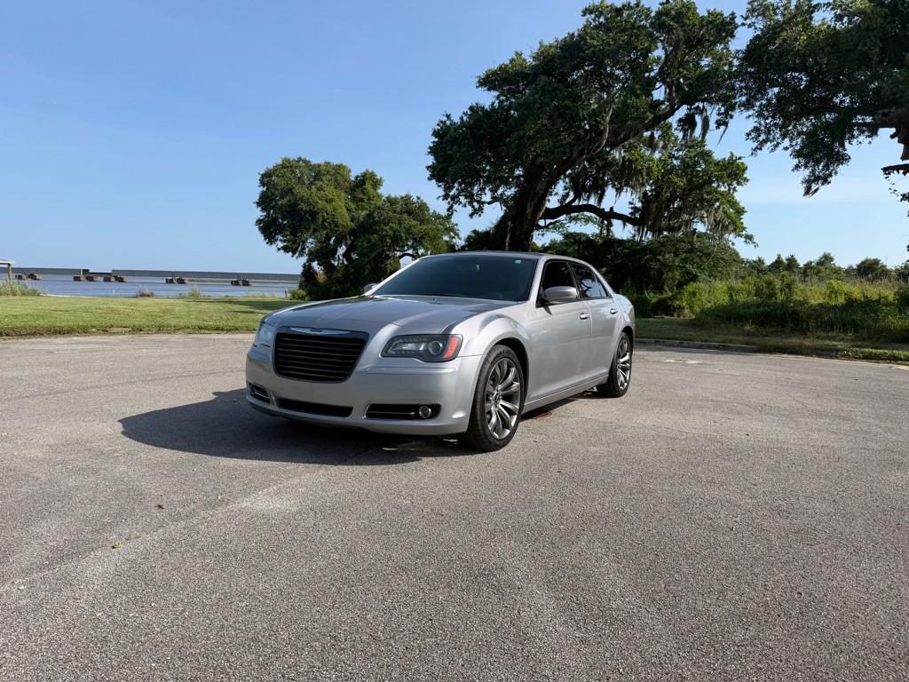 2014 Chrysler 300 Image 1