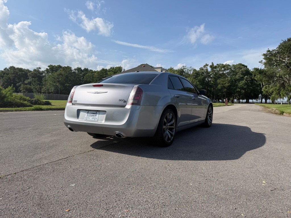 2014 Chrysler 300 Image 5