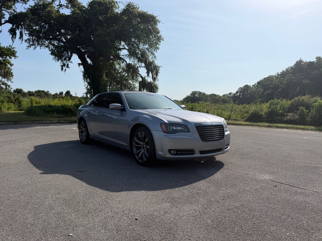 2014 Chrysler 300 Image 7