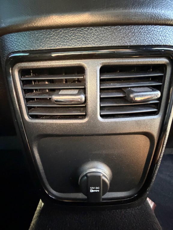 2014 Chrysler 300 Image 19