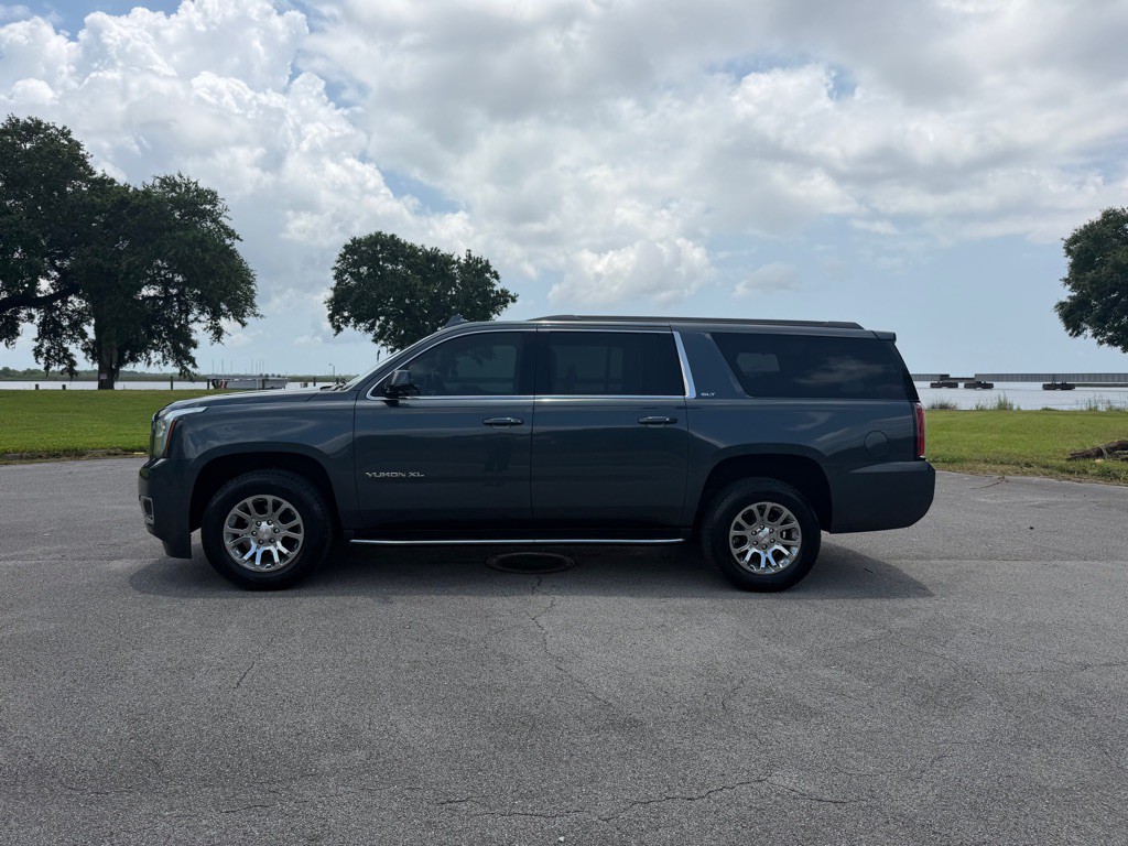 2019 GMC Yukon Image 2