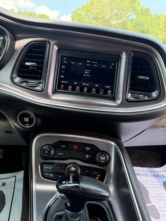 2018 Dodge Challenger Image 18