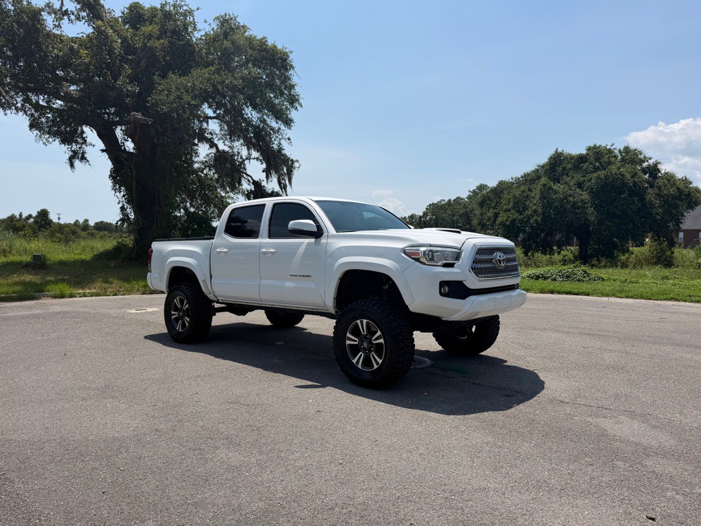 2017 Toyota Tacoma Image 7