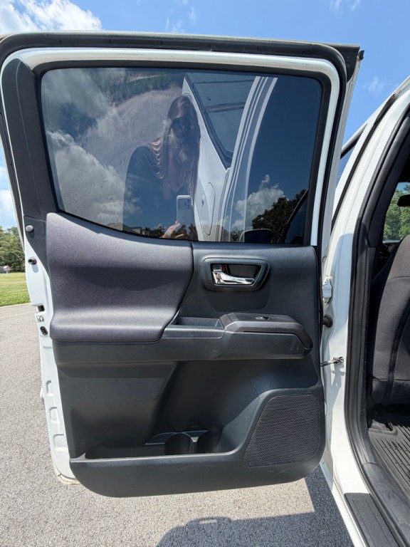 2017 Toyota Tacoma Image 11