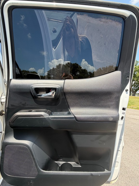 2017 Toyota Tacoma Image 15