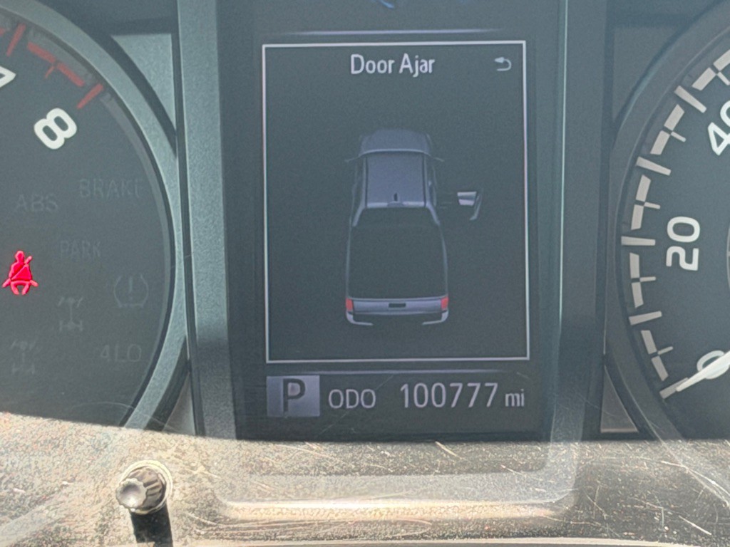 2017 Toyota Tacoma Image 18