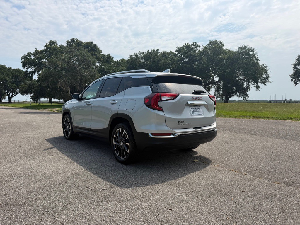 2022 GMC Terrain Image 3