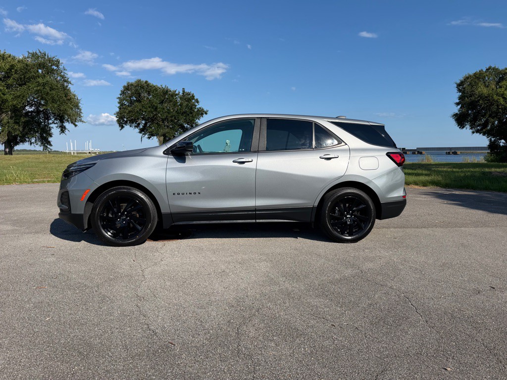 2023 Chevrolet Equinox Image 2